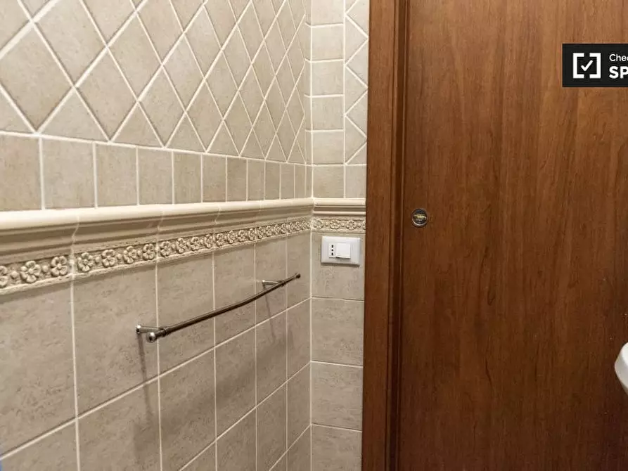 Immagine 13 di Camera condivisa in affitto  in Via Palestro a Roma