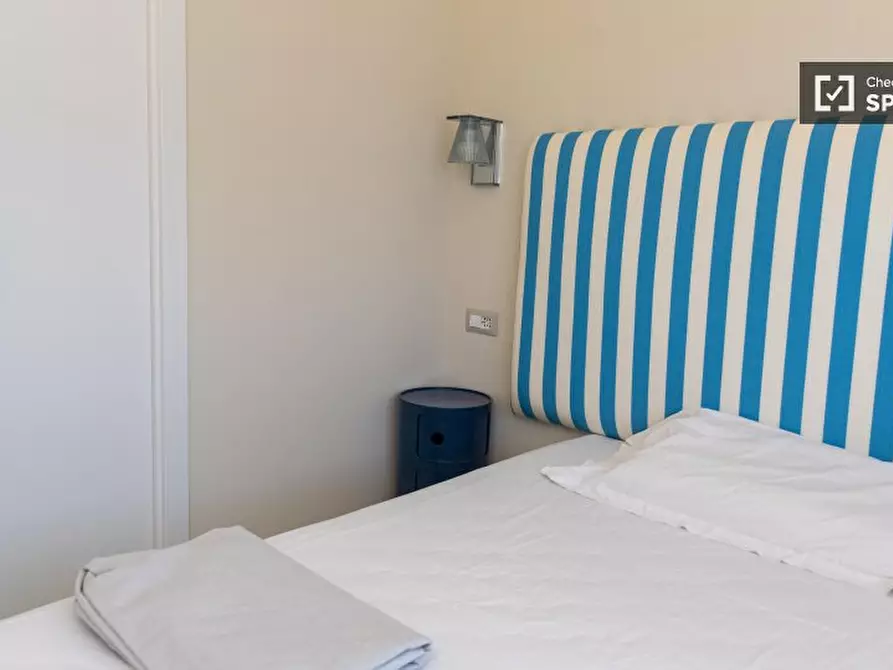 Immagine 2 di Camera condivisa in affitto  in Via Francesco Caracciolo a Roma