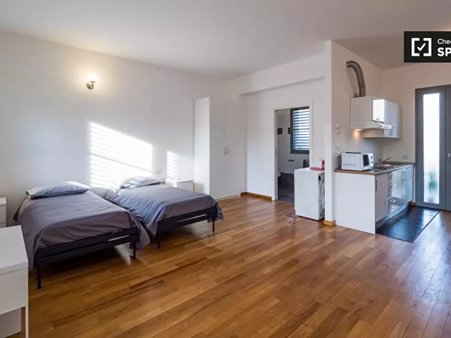 Immagine 6 di Ufficio in affitto  in Via Enrico Cosenz a Milano