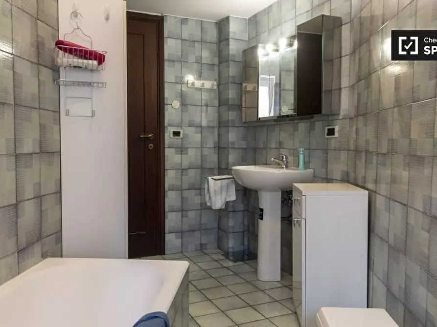 Immagine 9 di Camera condivisa in affitto  in Via Nomentana a Roma