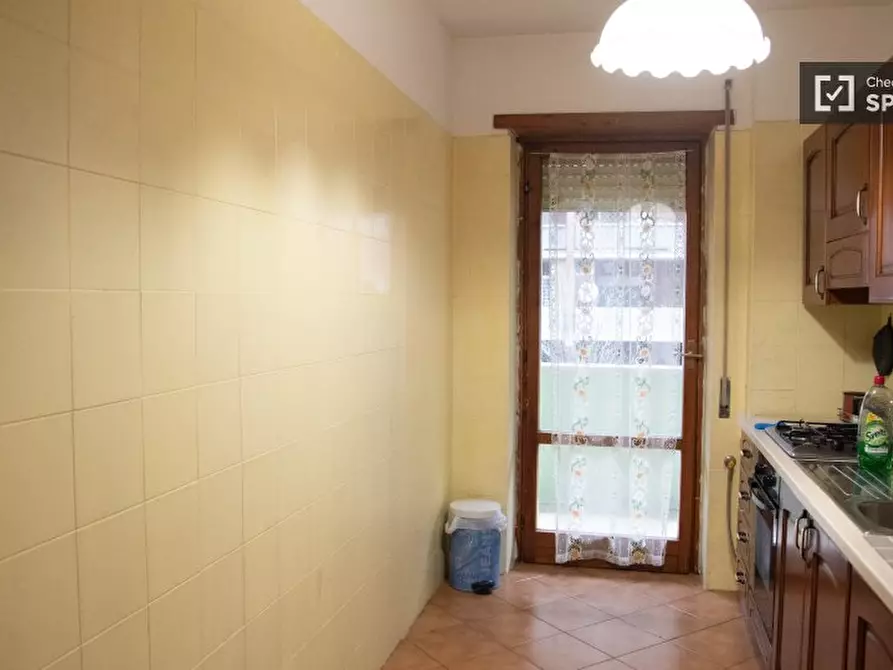 Immagine 6 di Camera condivisa in affitto  in Via Libero Leonardi a Roma