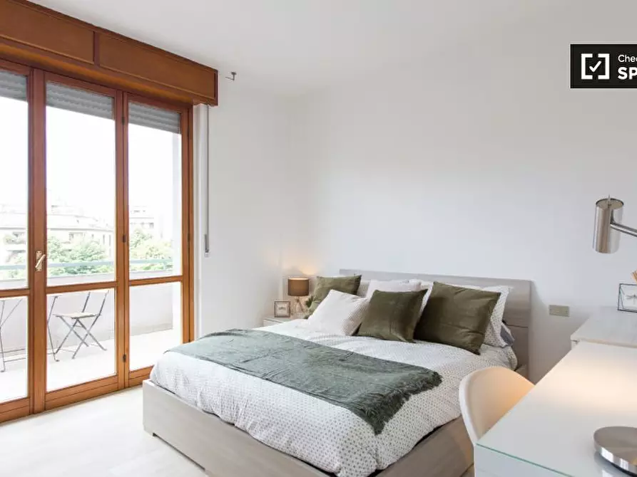 Immagine 2 di Camera condivisa in affitto  in Via Toce a Milano