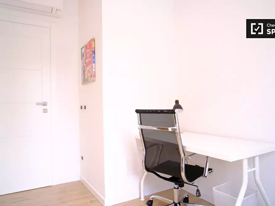 Immagine 9 di Camera condivisa in affitto  in Largo Ettore Marchiafava a Roma