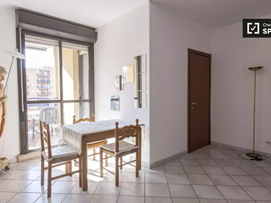 Immagine 5 di Camera condivisa in affitto  in Via Valentino Banal, 00177 Roma RM, Italy a Roma