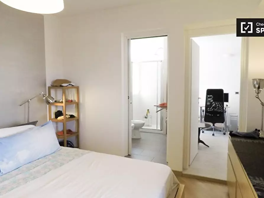 Immagine 4 di Camera condivisa in affitto  in Via Giuseppe Dessì a Roma