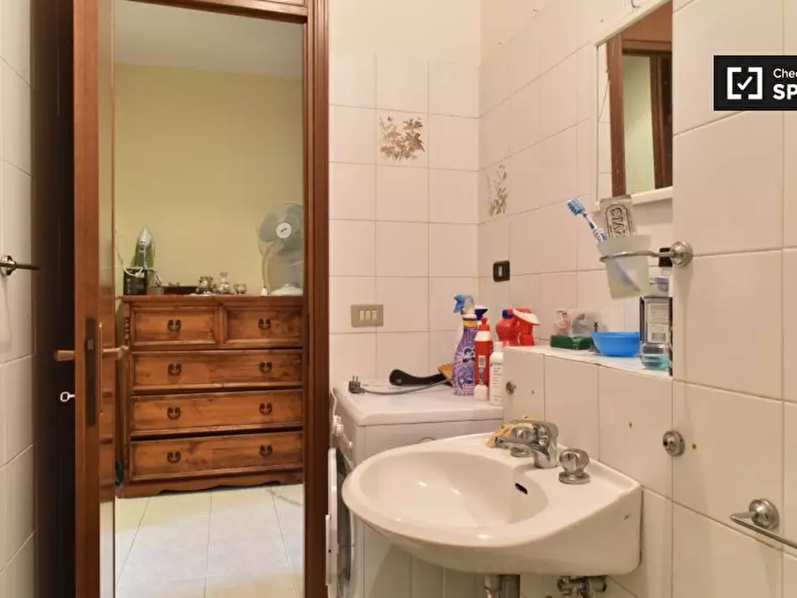 Immagine 13 di Camera condivisa in affitto  in Viale dei Caduti Nella Guerra di Liberazione a Roma