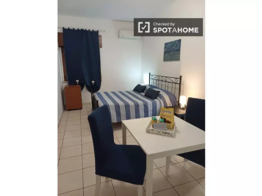 Immagine 17 di Camera condivisa in affitto  in Via Fraconalto a Roma