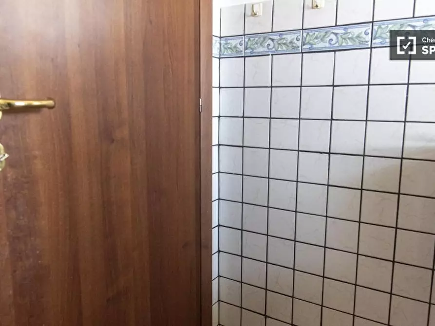 Immagine 14 di Camera condivisa in affitto  in Via Padre Semeria a Roma