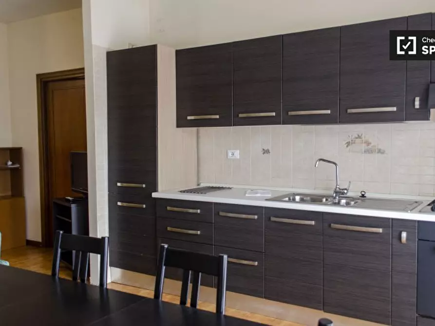 Immagine 8 di Appartamento in affitto  in Via Ildebrando Vivanti a Roma