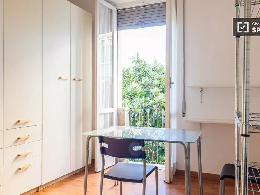 Immagine 14 di Camera condivisa in affitto  in Via del Fontanile Arenato a Roma