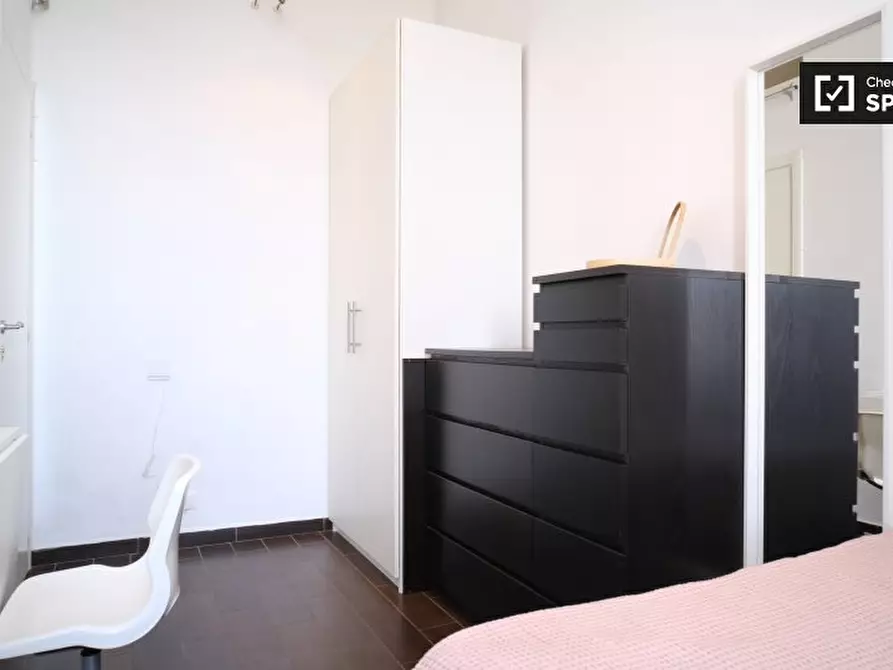 Immagine 3 di Camera condivisa in affitto  in Via Appia Nuova a Roma