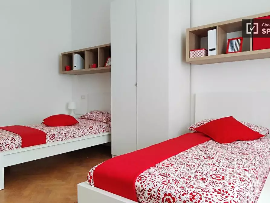 Immagine 13 di Camera condivisa in affitto  in Viale Coni Zugna a Milano