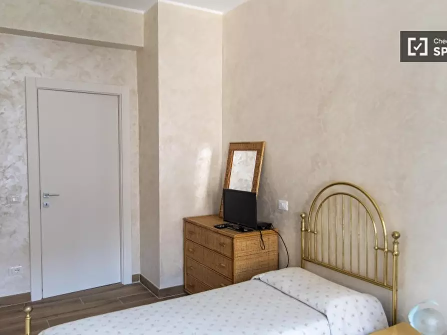 Immagine 3 di Camera condivisa in affitto  in Via Barbiellini Amidei Bernardo a Roma