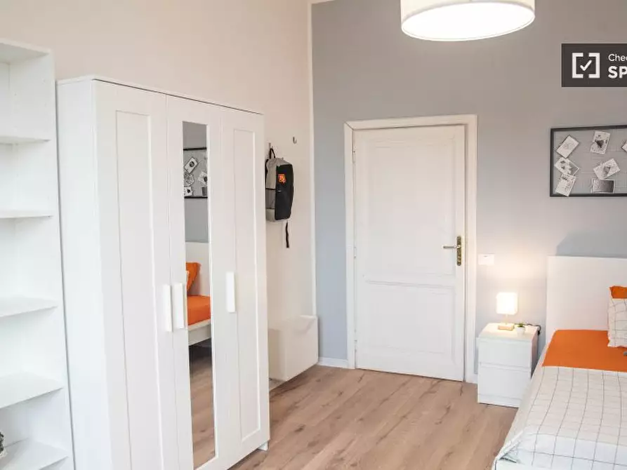 Immagine 15 di Camera condivisa in affitto  in Via Ostiense a Roma