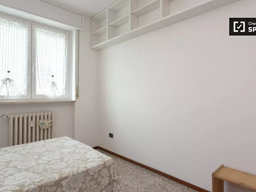 Immagine 3 di Camera condivisa in affitto  in Via Viterbo a Milano