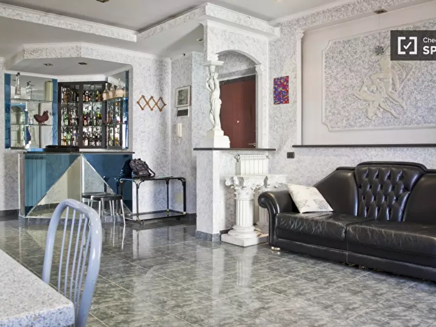 Immagine 5 di Camera condivisa in affitto  in Via dei Noci a Roma