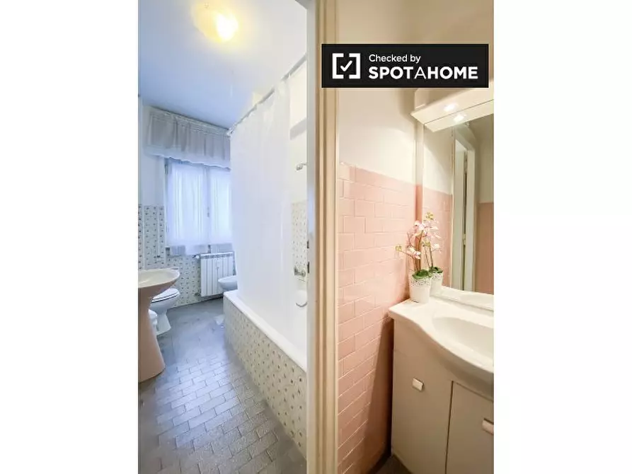 Immagine 13 di Camera condivisa in affitto  in Via Antonio Raimondi a Roma