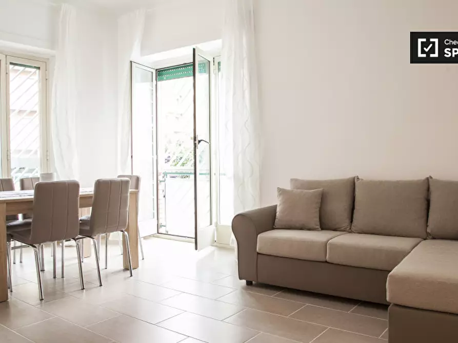 Immagine 5 di Camera condivisa in affitto  in Via Lattanzio a Roma