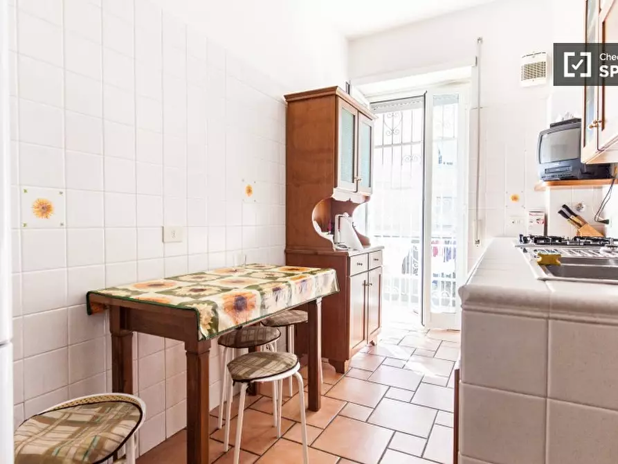 Immagine 5 di Camera condivisa in affitto  in Piazza Augusto Albini a Roma