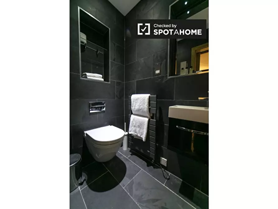 Immagine 9 di Ufficio in affitto  in Flat 4A, 5 New Bridge St, London EC4V 6AB, UK a 