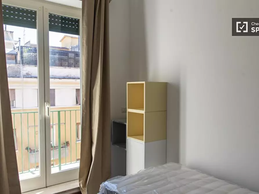 Immagine 2 di Camera condivisa in affitto  in Via Arezzo a Roma