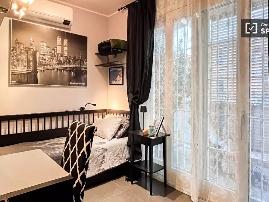 Immagine 1 di Camera condivisa in affitto  in Via IV Novembre a Corsico