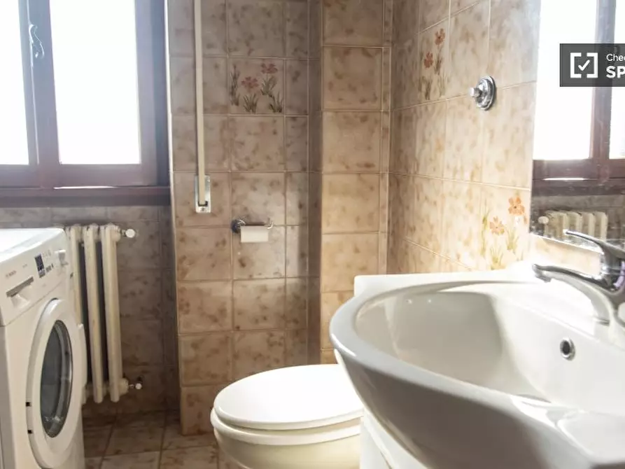 Immagine 11 di Camera condivisa in affitto  in Via Coggiola a Roma