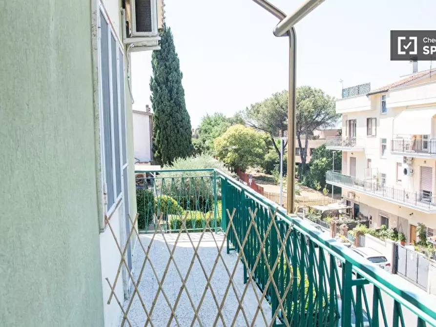 Immagine 18 di Camera condivisa in affitto  in Via Orbassano a Roma