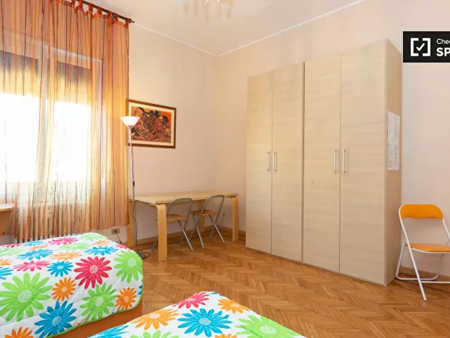 Immagine 2 di Camera condivisa in affitto  in Viale Papiniano a Milano