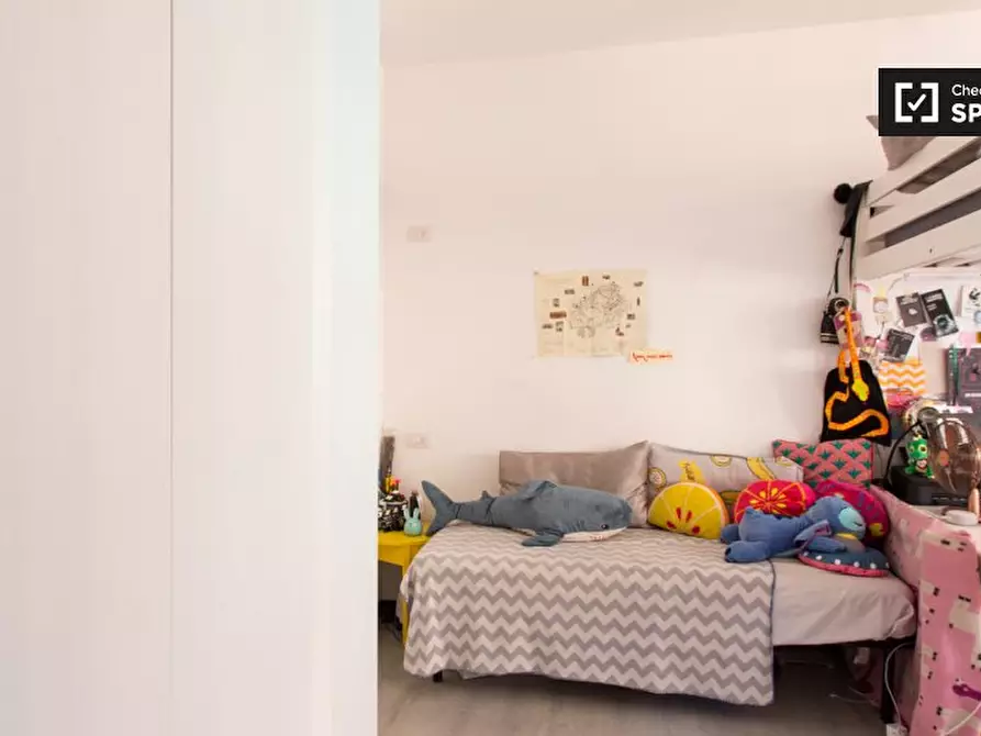 Immagine 2 di Camera condivisa in affitto  in Via degli Imbriani a Milano