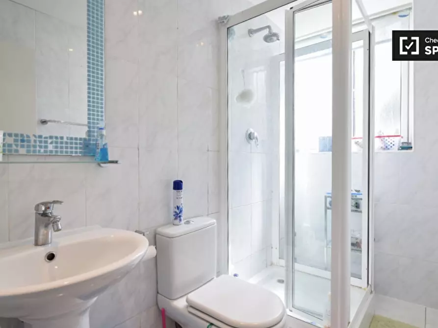 Immagine 9 di Camera condivisa in affitto  in Rayners Road a Wandsworth