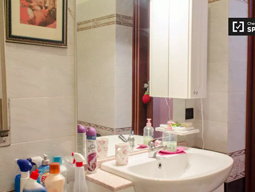 Immagine 17 di Camera condivisa in affitto  in Via di Tor Vergata a Roma