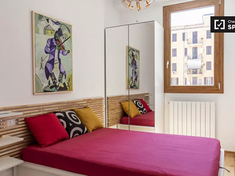 Immagine 1 di Camera condivisa in affitto  in Viale Furio Camillo, 00181 Roma RM, Italy a Roma