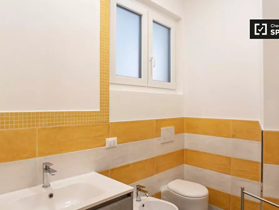 Immagine 17 di Camera condivisa in affitto  in Via Siusi a Milano