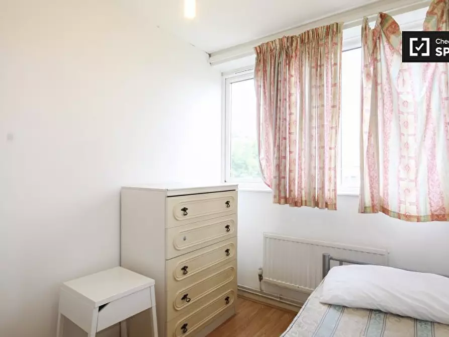 Immagine 3 di Camera condivisa in affitto  in Jubilee Street a Poplar