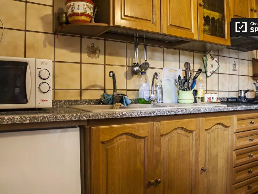 Immagine 11 di Camera condivisa in affitto  in Via Santa Domenica Talao a Roma