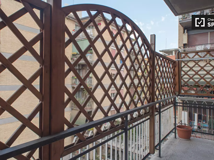 Immagine 6 di Camera condivisa in affitto  in Via Nicolò da Pistoia a Roma