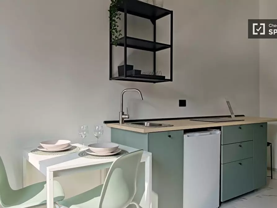 Immagine 17 di Camera condivisa in affitto  in Via delle Forze Armate a Milano