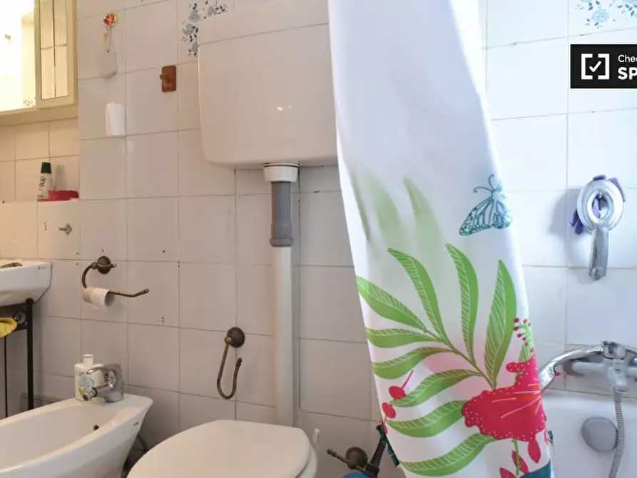 Immagine 15 di Camera condivisa in affitto  in Viale dei Caduti Nella Guerra di Liberazione a Roma