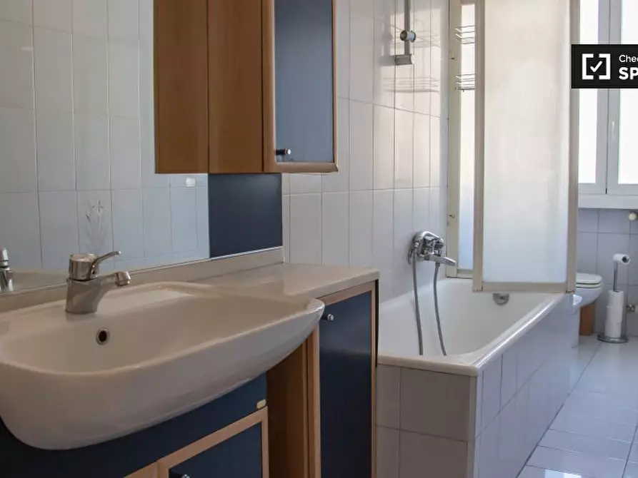 Immagine 10 di Appartamento in affitto  in Via Desenzano a Milano