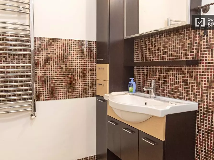 Immagine 15 di Camera condivisa in affitto  in Via Corrado Segre a Roma