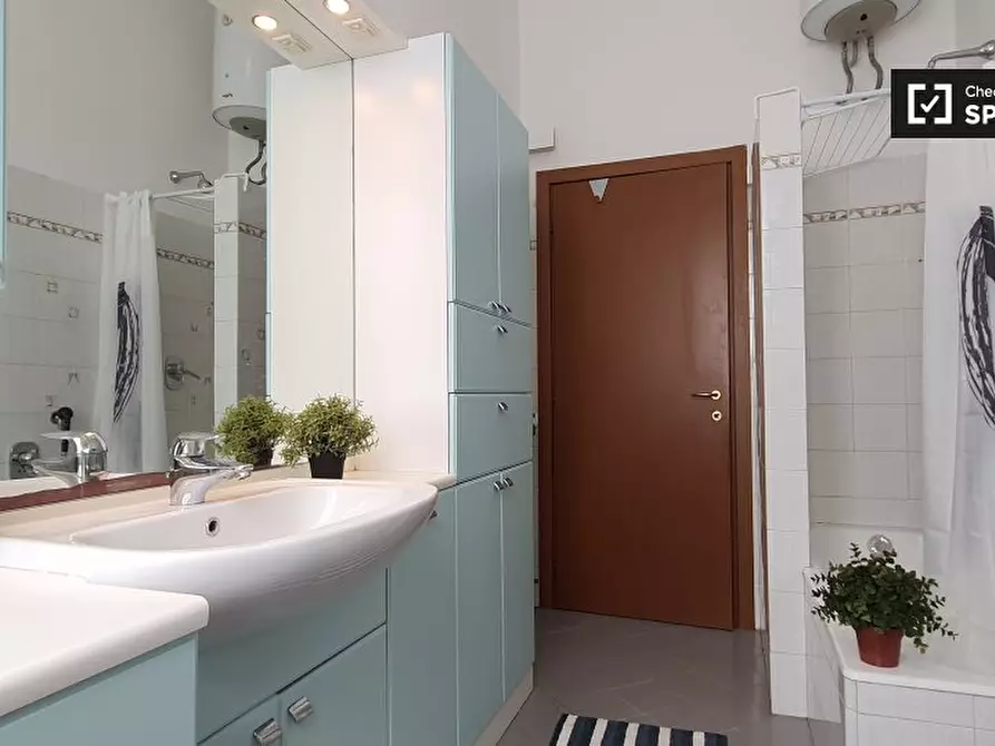 Immagine 14 di Camera condivisa in affitto  in Via Sebastiano del Piombo a Milano