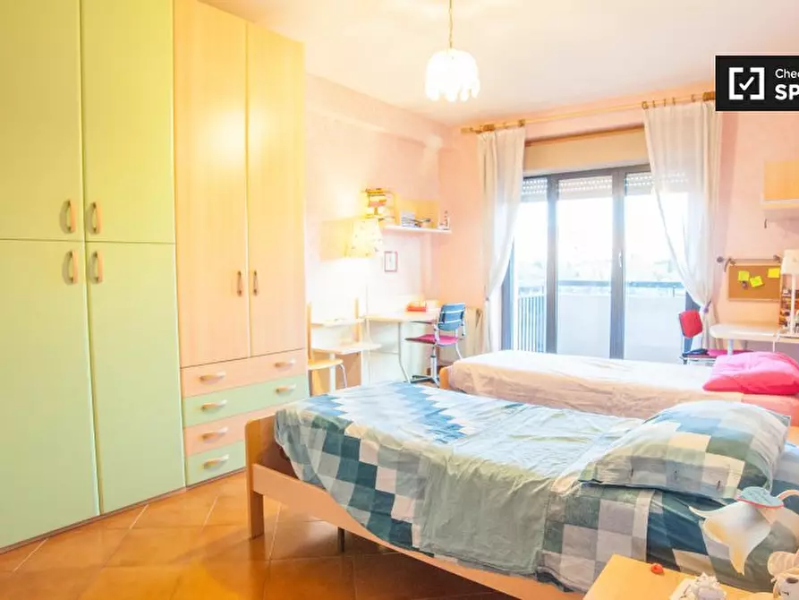 Immagine 12 di Camera condivisa in affitto  in Via Francesco Gentile a Roma