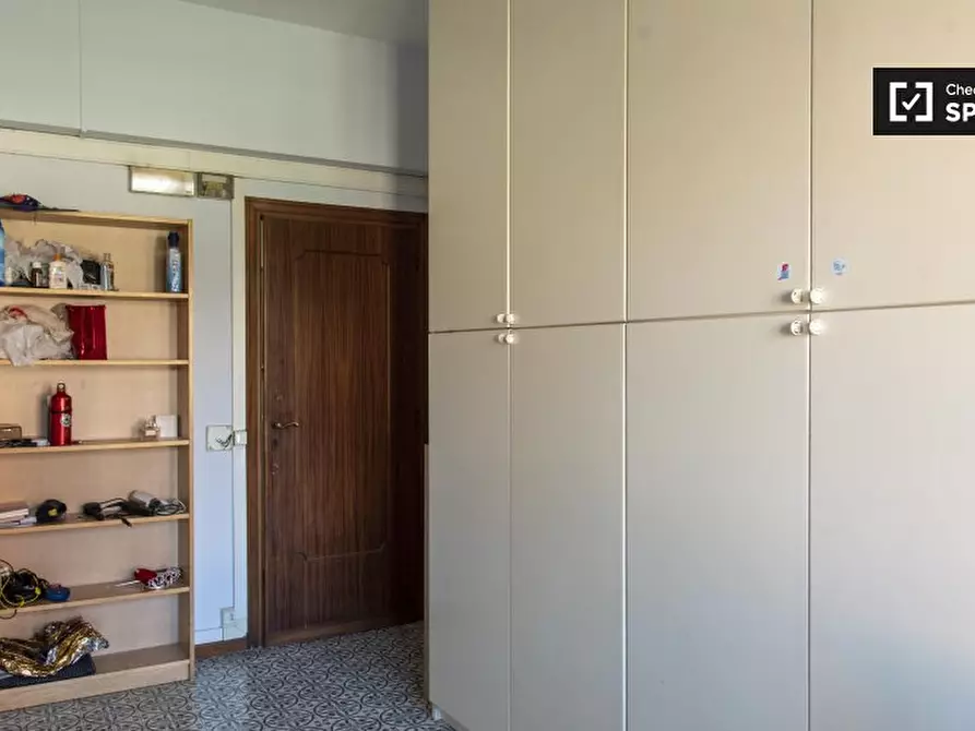 Immagine 11 di Camera condivisa in affitto  in Via Siria a Roma