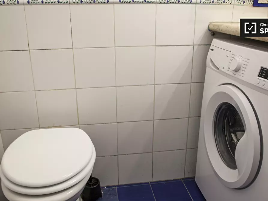 Immagine 11 di Camera condivisa in affitto  in Via Fogliano a Roma