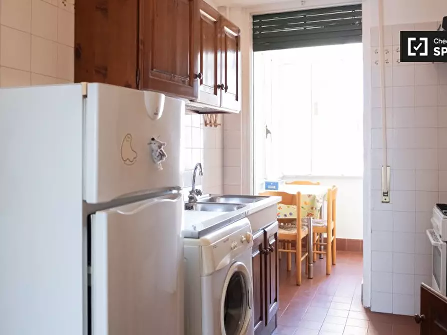 Immagine 8 di Camera condivisa in affitto  in Via Alfonso Borelli a Roma