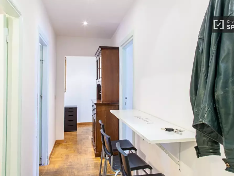 Immagine 4 di Camera condivisa in affitto  in via La Spezia a Roma