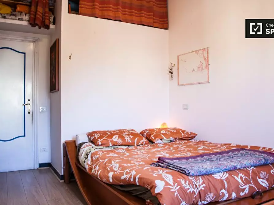 Immagine 3 di Camera condivisa in affitto  in Piazza di Villa Fiorelli a Roma