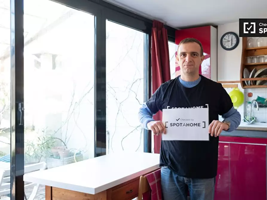 Immagine 16 di Camera condivisa in affitto  in Via Pietro D'Assisi a Roma