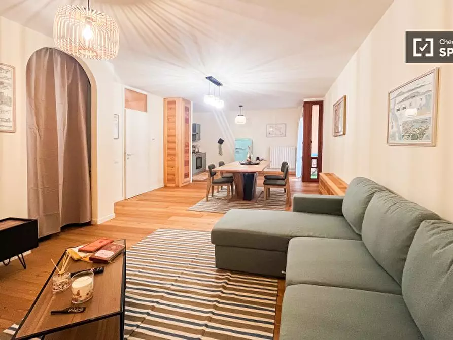 Immagine 6 di Appartamento in affitto  in Via Scaldasole a Milano